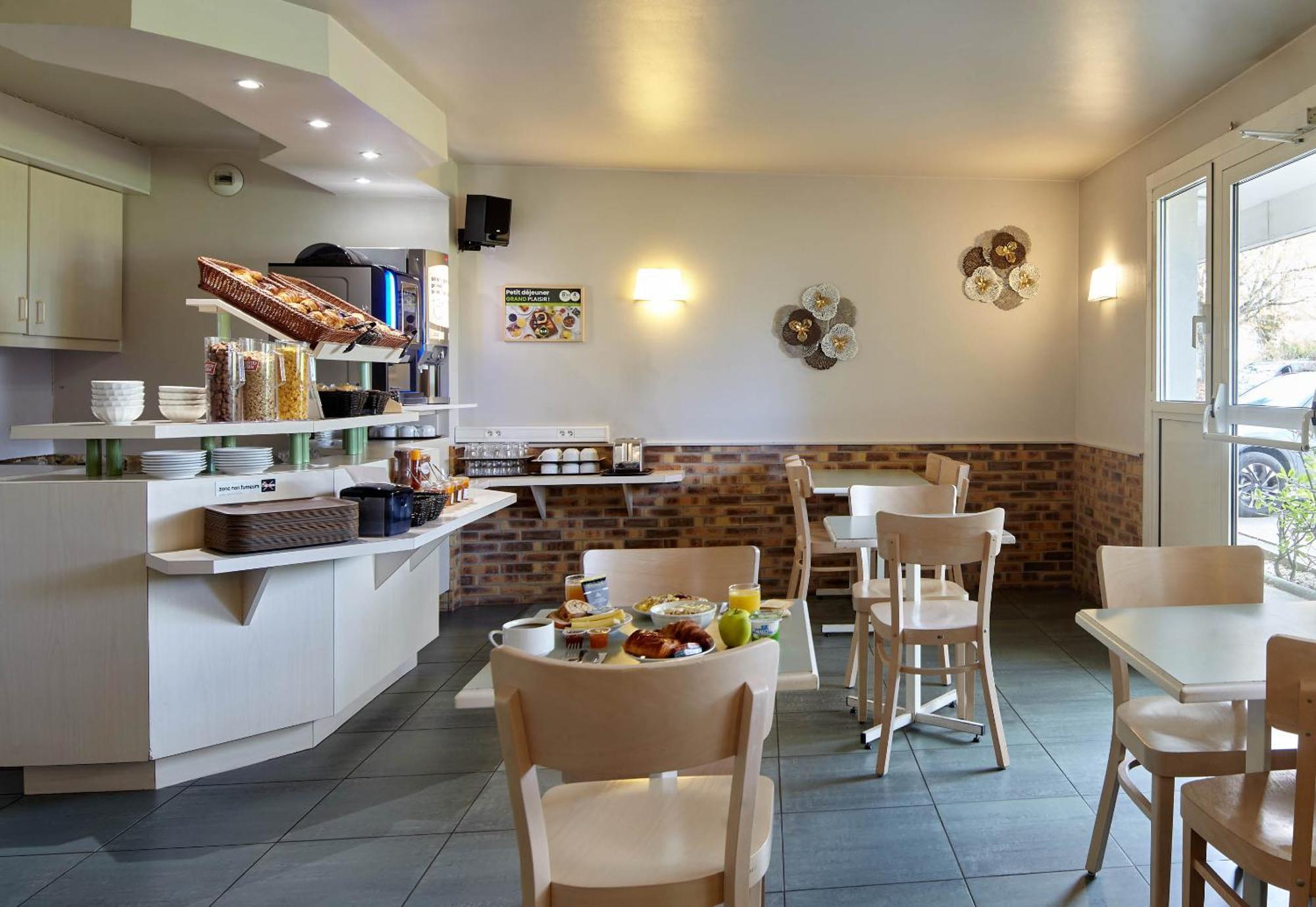 B&B Hotel Saclay Exteriör bild