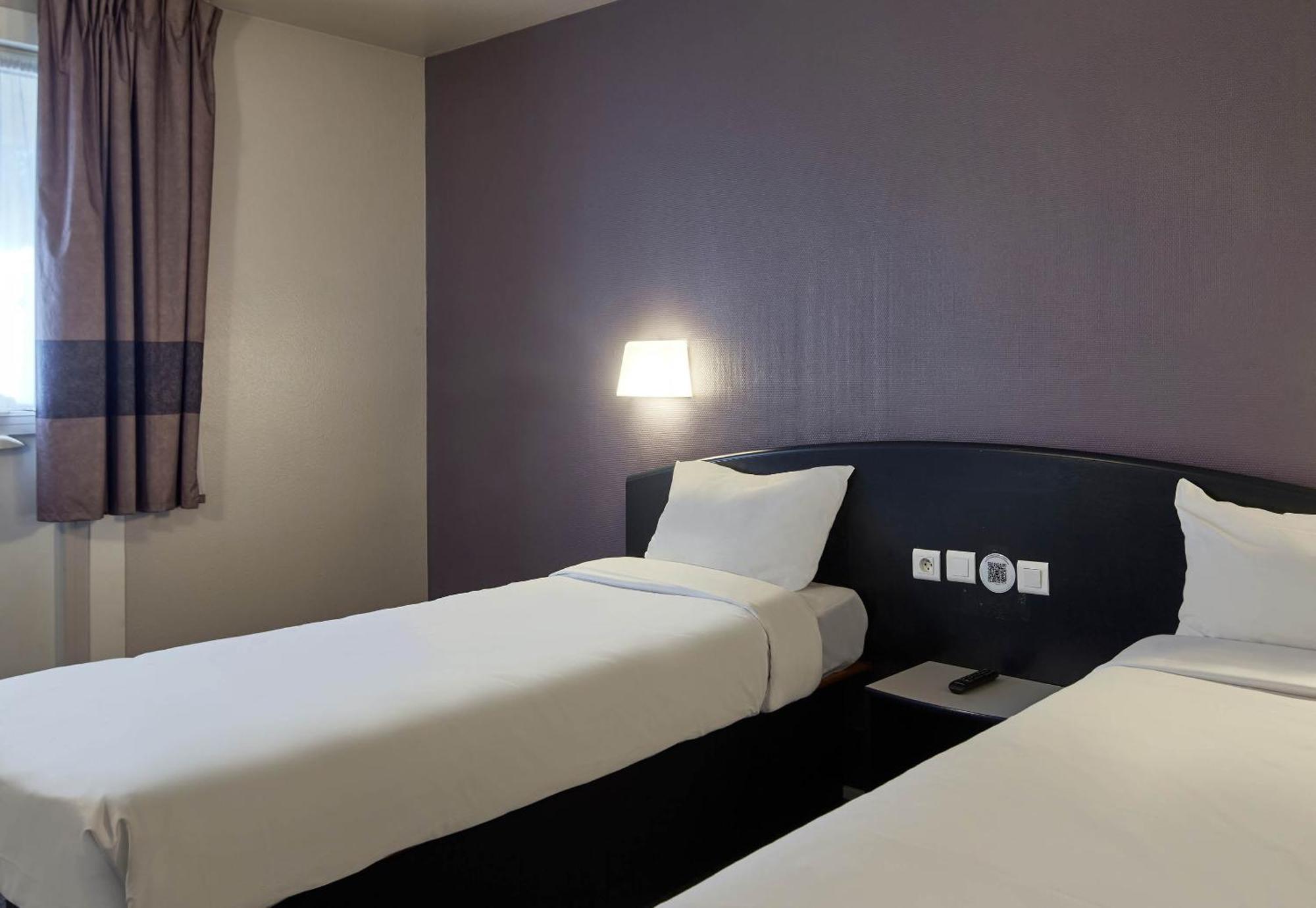 B&B Hotel Saclay Exteriör bild